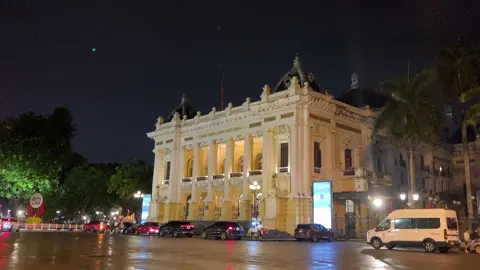 Nhà Hát Lớn, Hà Nội có kiến trúc của Pháp.