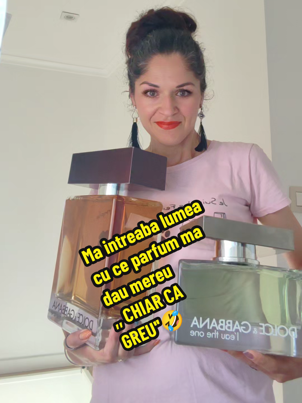 Pot spune ca pe astea abia le-am tinut in brate 😂😂😂 #parfumscollection #parfums #parfumurigigantice #Gigantflacon #giantbottle #géant #giantbottle #geantflacon #dolcegabbanagéant @Dolce & Gabbana 