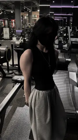 #gym #GymTok #GymLife #gymgirl #musclegirl #gymmotivation #mavyirr 