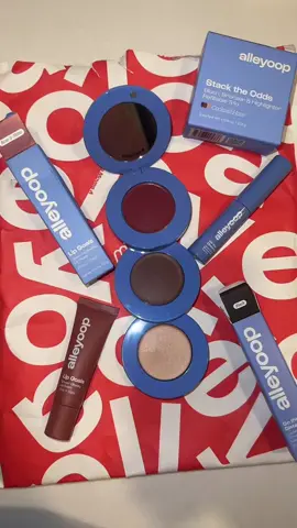 The easiest way to get ready and perfect for traveling! 😍 #tiktokshop #tiktokshopfinds #musthave #makeup #briannafgarrett #tiktokmademebuyit #travelmusthaves  