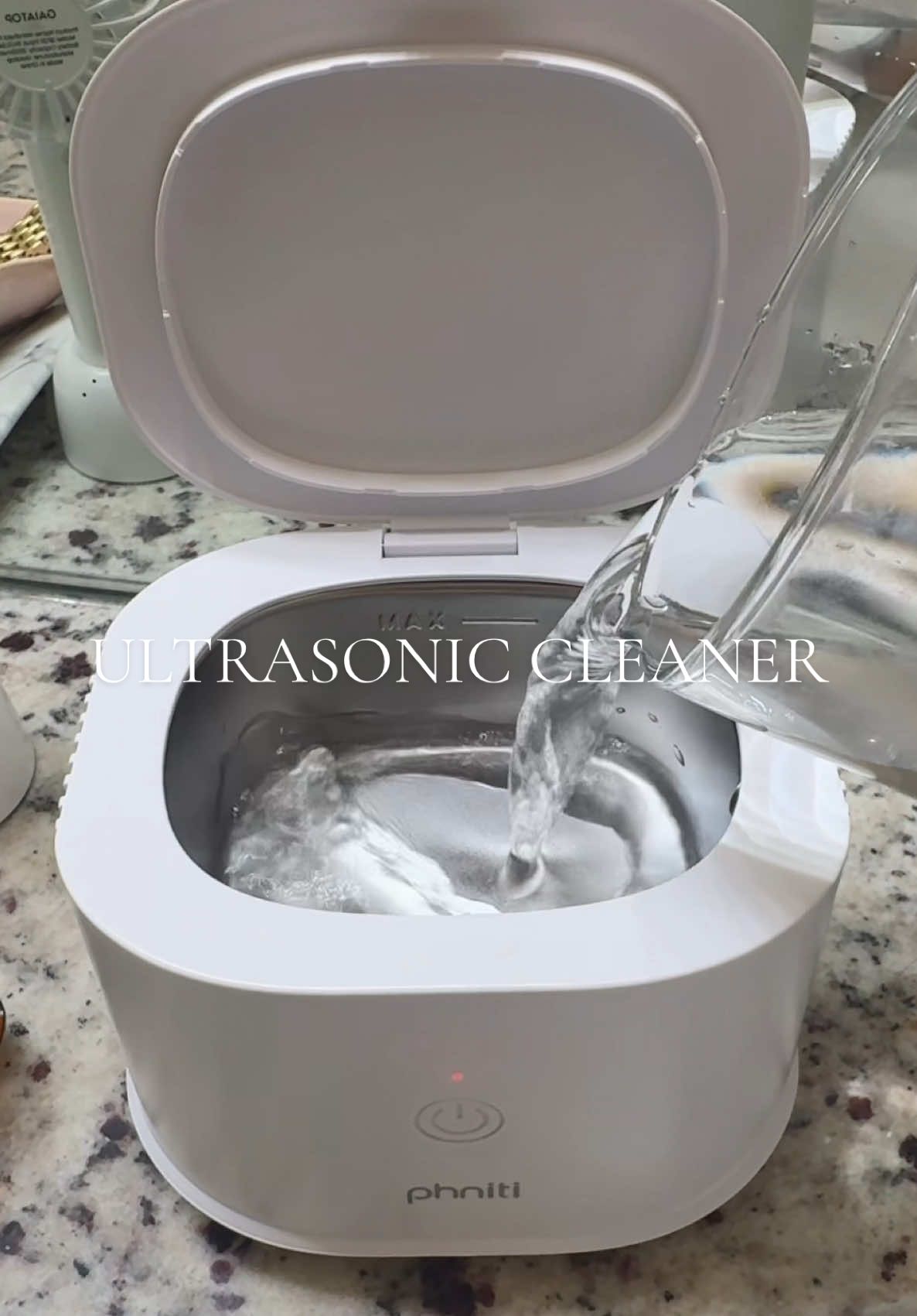 One button, deep clean, and everything looks brand new again! ✨🧼 #cleaner #ultrasoniccleaner 