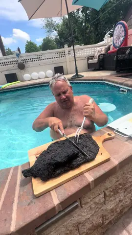 It looks wild !!  #backyardvibes #pool #pooltime #bbq #brisket #deliciousfood #fyp #giveme14ofthem #goals #spices #rub #blackrub