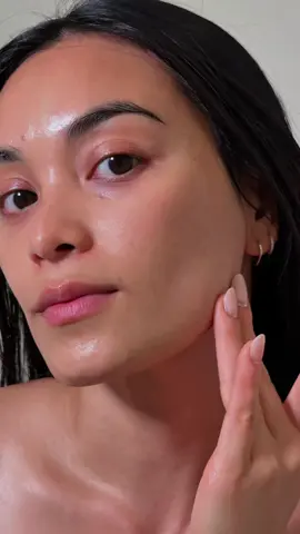 trying out PYK’s ultimate calming solution line! feeling refreshed and calm. highly recommend! 💚 @pkyusshop @Pyunkang Yul (편강율) #PKY #PyunkangYul #acne #acneproneskin #acneskincare #dailyskincare #ultimateline #glassskin #clearskin #koreanskincare #kbeauty #skintok