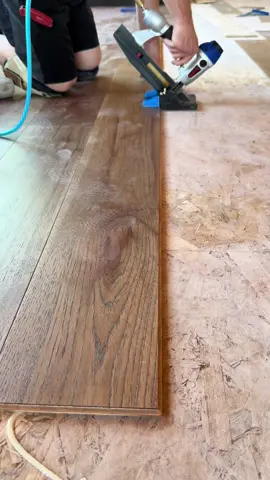 How to install hardwood flooring #construction #remodel #homeimprovement #work #DIY #flooring #laminate #lvp #lvt #hardwood #vinylflooring 