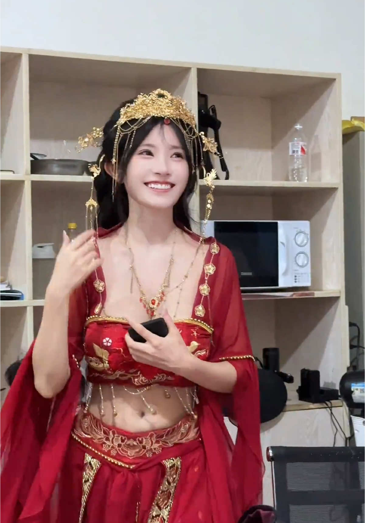 水啊，你把杏仁老师看的都结恩了~还有那个天哥，你怎么可以这么淡定？