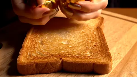 Gold toast ASMR 🌟#ai #asmr #oddlysatisfying #bread 