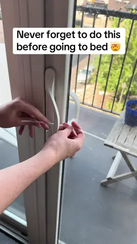 I wish more people knew this home safety trick #waitforit #noway #safety #lifehacks 