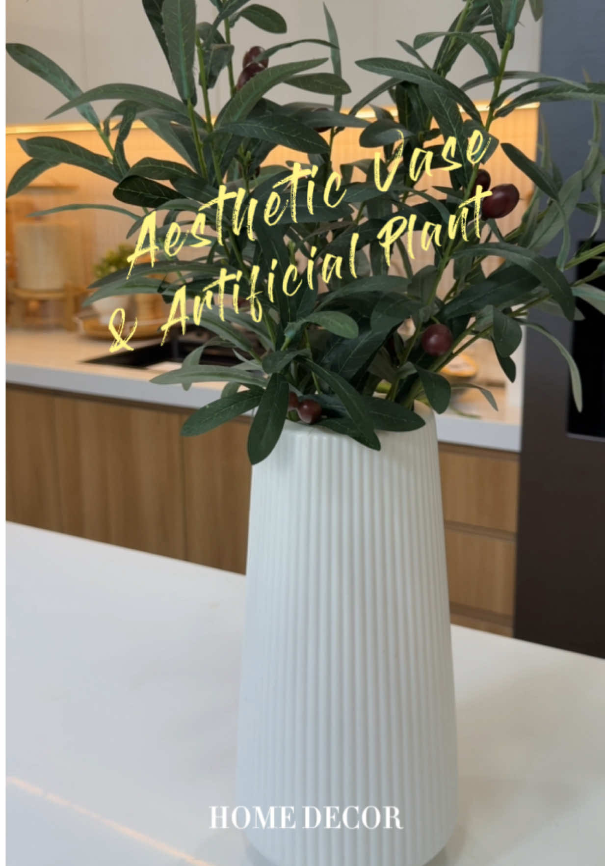 Replying to @___bzzngbee I super love this vase and artificial plant combo ang lakas maka aesthetic pero sobrang mura lang!🤩🌿 #aestheticvase #olivetree #olivebranch #homedecor #kitchendecor 