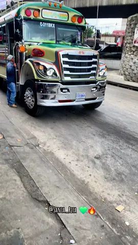 El Mero Viejon 💚😎🔥 Saludos Pa El Viejon 🥺💚 #santarita😎💚 #TrasporteSantaRita✈️💚🇬🇹 #busesguatemala #bellezassobreruedas #guatemala🇬🇹 #paratiiiiiiiiiiiiiiiiiiiiiiiiiiiiiii 