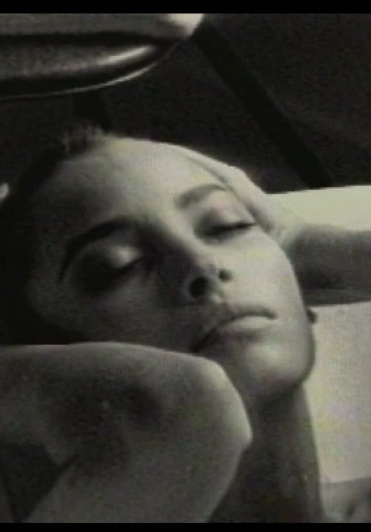 Christy Turlington for DKNY Jeans in the early ‘90s. 🎥: Peter Arnell.  #christyturlington #supermodels90s #90smodels #supermodels #90ssupermodels #90sfashion #dkny #dknyjeans 
