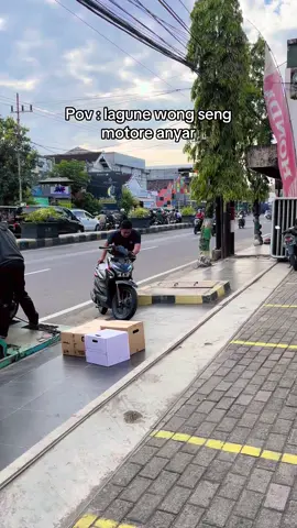 Padang pikire, seneng atine🤪🤩 #viral #trend #fyp #cunmotor #honda #beat #madiun24jam #ponorogo24jam #nganjuk24jam #dealerdanahassno1pilihankonsumen 