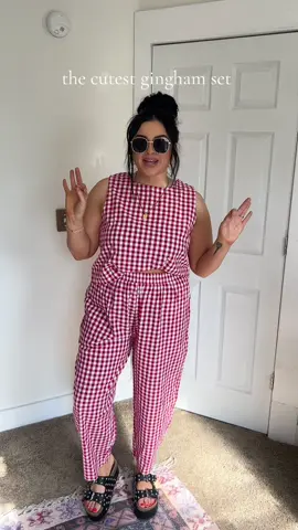 seriously the cutest thing #gingham #ginghamset #matchingset #womensfashion #tiktokshopfinds #OOTD #outfitideas #outfitinspo 