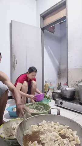 goreng di rombng gurih 5 ratusan.enaaaakk#kuliner #bakso #enak #kediri #pyfツ #viral #fyp 