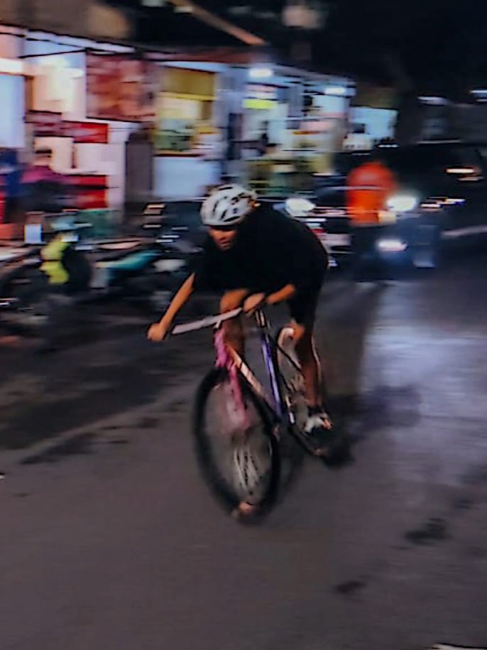 fishtail nya bg😘 #skid #fixie #fishtailskid #heptaseaspride #sukabumi #fixedgear #trend 