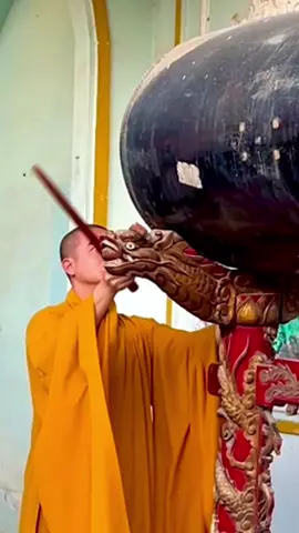 🌻CHUÔNG TRỐNG BÁT NHÃ NGÂN VANG TẠI NGÔI NHÀ ĐỨC HOÀ🌻 🪷Thế giới hoà bình 🪷Chúng sanh an lạc 🪷Nhân dân ấm no, hạnh phúc #phatphapnhiemmau #chuongtrongbatnha #kynguyenvuonminhcuadantocvietnam #todinhduchoa #daiducthichminhthien #suphuthichminhthien #thoikhacthienglieng 