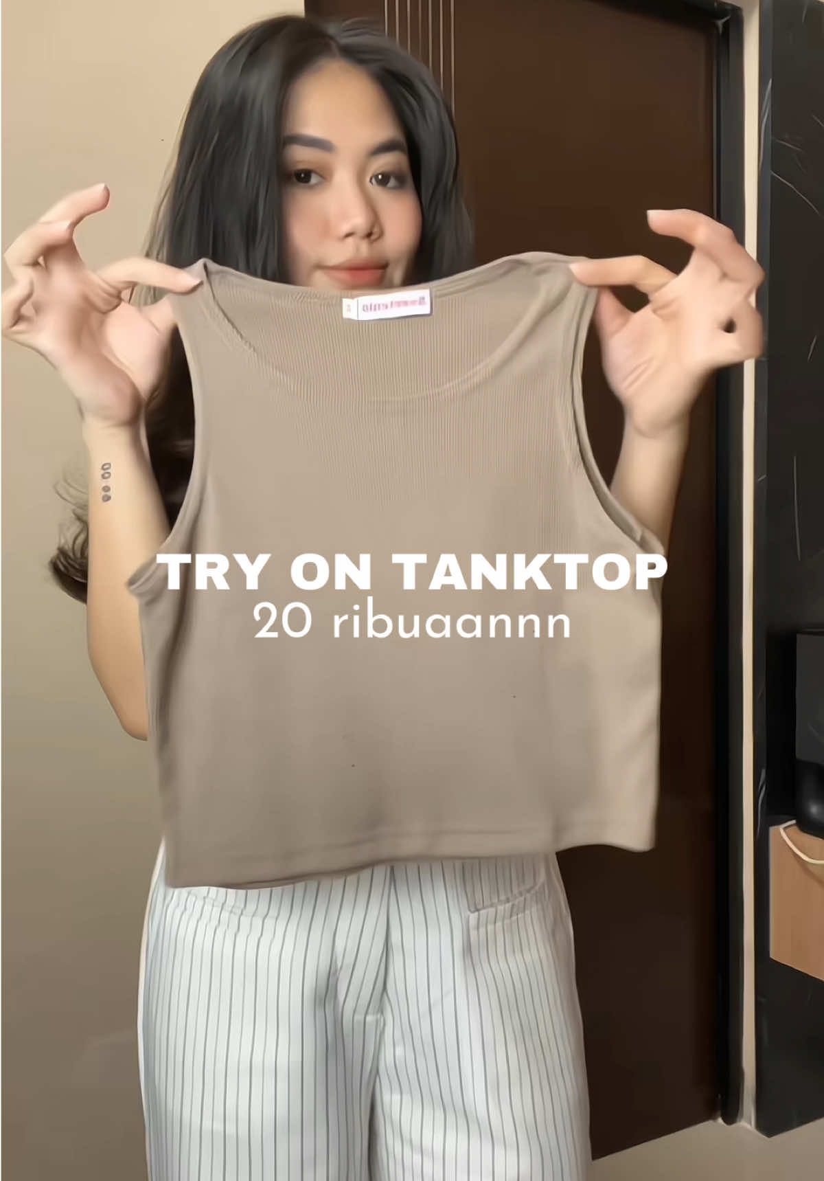 item atasan penting di lemari : ya tanktop🥰 ini salah satu tanktop andalan aku. check kerkun banyak warnanya dan cakkep semua🌟 - 🛒 @Sweetenia_id  #tanktop #tanktopmurah #tanktopcrop #stylingtanktop #fypp #tanktopwanita #basictanktop 