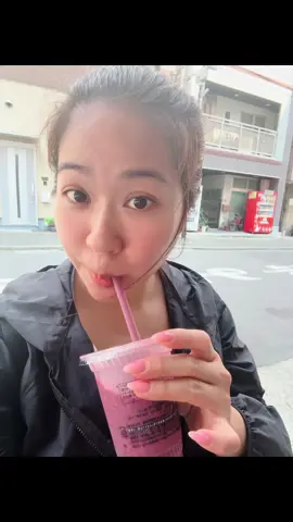 Japan’s 7-Eleven really said DIY Jamba Juice 🍓🥤🇯🇵 #JapanTravel #7ElevenJapan #ConbiniCulture#japandiaries #traveltok2025 