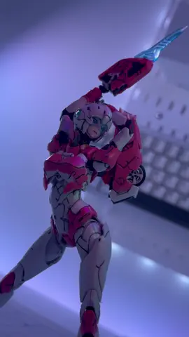 maneater #tranformers #arcee #gunpla #gundam #gundamcommunity #gunplacommunity #cyber #cybercore #cyberaesthetic #posing #figureposing #actionfigures #figtok 