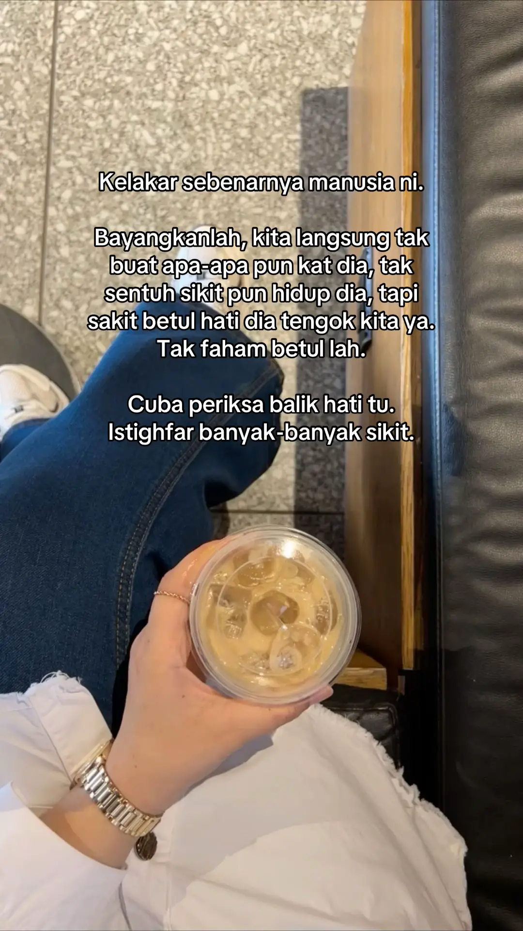 Takut dengan bayang bayang sendiri ke tu ? #coward #fypage 