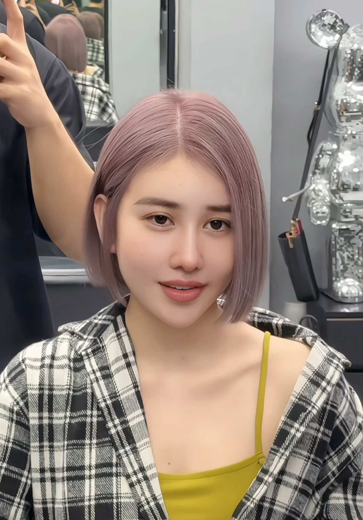 Bob vuông kết hợp với nâu trà sữa ánh hồng sự kết hợp hoàn hảo ! #nautrasuaanhhong #bobvuong #khôihair #trendinghair 
