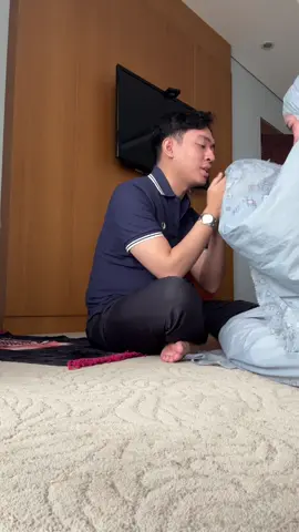 This feeling each and everytime after sholat with my imam🥹🫶🏻 #husbandwife #iloveyou #iloveyouineveryuniverse 