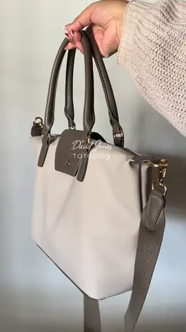 you deserve this gorgeous tote bag!! Parang mall quality talaga! 😩💖✨ @David Jones Paris #totebag #davidjones #davidjonestotebag #davidjonesbag #totebagforwomen #totebagaesthetic #minimalisttotebag #leatherbag 