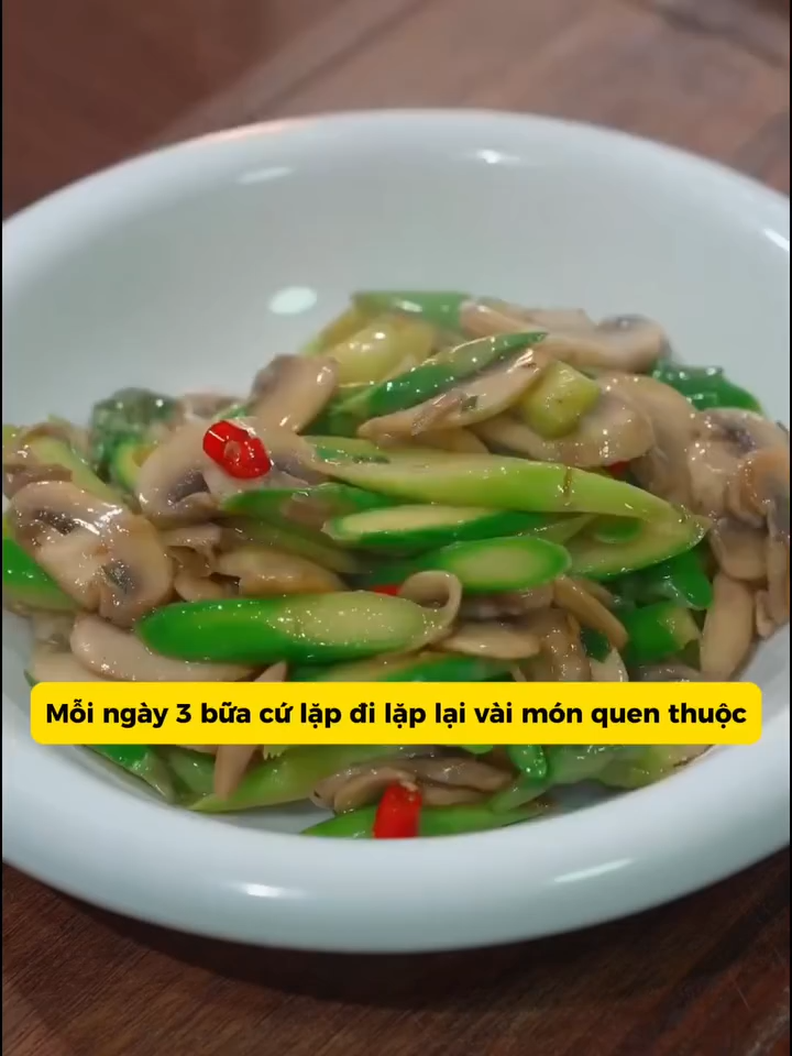 🌿 Sau 30 Tuổi – Mỗi Bữa Ăn Là Một Lựa Chọn Cho Sức Khỏe Lâu Dài Hơn 100 món chay dễ nấu – phù hợp cho người muốn giảm mỡ máu, ổn định đường huyết  Chỉ cần ăn theo sách, sau vài tuần là thấy cơ thể nhẹ hơn, khỏe rõ rệt! 👉 Cuốn sách “Ăn chay để 'ăn chắc' sức khỏe” sẽ thay đổi góc nhìn của bạn: ✅ Chia theo nhóm: rau củ, nấm, đậu phụ, hạt, hoa quả ✅ Tư duy ăn chay đúng cách, không thiếu dưỡng chất ✅ Hình ảnh minh họa đẹp, công thức rõ ràng từng bước #anchay #anchaydeanchacsuckhoe