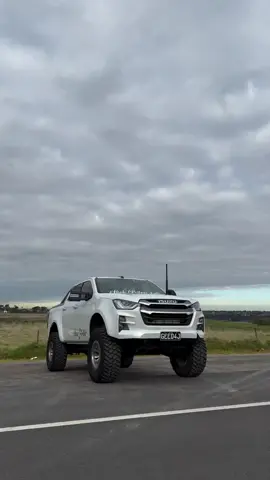 #isuzudmax #dmax #isuzu #offroad #pickup #4x4 #isuzumux #isuzutraga #fordranger #toyotahilux #isuzuforce #isuzupickup #isuzudmax2025 #isuzudmaxvcross #isuzudmaxmalaysia #isuzudmaxthailand #isuzudmaxdubai #ديماكس_تونس #ديماكس_عربي 