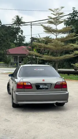 Assalamualaikum dan salam sejahtera sebuah Honda ek99 untuk dijual berminat boleh terus ws atau Call 0195198742 harga RM18800 Nego lokasi kulim Kedah , jauh boleh hantar SPEC ENJIN ⚙️b16a vtec besar ⚙️Head b16a ⚙️intake b16a ⚙️airbox mugen ⚙️Gearbox typeR ⚙️feul reguletor ⚙️Aircon sejuk ⚙️vtec on koyak cemerlang🔥 BODY PART FULLY EK99 ⚙️lampu depan ori ⚙️Bumper depan ek9 ⚙️lips depan mugen ⚙️bonet js Racing  ⚙️side mirror spoon ⚙️cat masih cantik ⚙️mufler prorace padu bunyi🔥 ⚙️Adjustble depan belakang ⚙️disc break 4x4 ek4 ⚙️sportrim te37 Black 15inci ⚙️cap typeB DALAMAN ⚙️Dashboard ek  ⚙️panel singledin ⚙️steering momo ⚙️seat depan Ej  ⚙️seat belakang Ej ⚙️gearknob skunk2 copy ⚙️radio funcion Lain2 boleh mai Tngok depan2 puas hati kereta cun jalan jauh xdak masalah lokasi kulim Kedah jauh boleh hantar