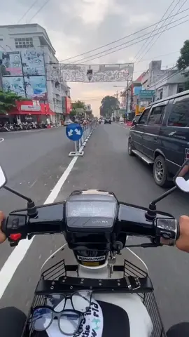 astrea with you🌹❤️‍🔥 @L for  #astrea #astreaprima #astreaindonesia #astreaprimaindonesia #motortua #classics #tuaklasik #bucin #romance #blitar24jam #fyp #fypage #fyppppppppppppppppppppppp 