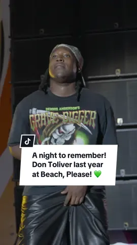 You know it’s special when everyone sings every word 💚 #beachplease #showbiz #dontoliver
