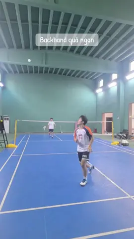 Back hand đỉnh quá #badminton #yeucaulong 