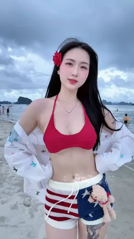Anh có tin vào tình yêu sét đánh không?? #dothihuyen #14 #halong #dibien #baitamhongai  #CapCut 