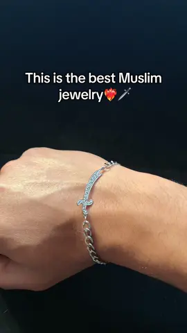 The best Islamic jewelry is the zulfiqar🩶🗡️. #islamic #islamicjewellery #swordofallah #islamicbracelet #imamali 