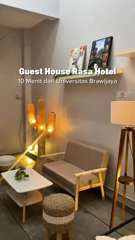 🏠 Guest house rasa hotel di Osborn Coliving, cuma 10 menit dari UB! Staycation nyaman ga perlu mahal, jarak deket kampus pula 🤍 Cocok buat ortu jenguk anak, wisuda, atau sekedar healing di Malang 🌸 📍 Lokasi strategis, fasilitas lengkap, harga bersahabat! . .   #osbornmalang #osborncoliving #penginapanmalang #staycationmalang #staycation #rekomendasipenginapanmalang