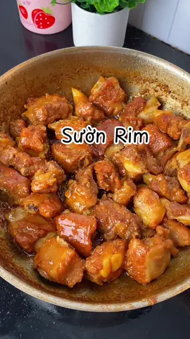 Em nấu xong rồi mới cả nhà bới tô cơm ăn cùng em nha #LearnOnTikTok #ancungtiktok #sườn 