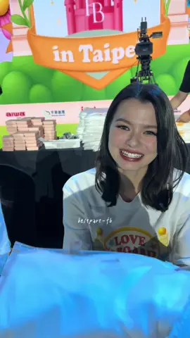 Their eyes…  I’m literally dying 🫠  FB LOVE ABOARD IN TAIPEI #FreenBecky2ndFMinTPE #ฟรีนเบค #freenbecky 