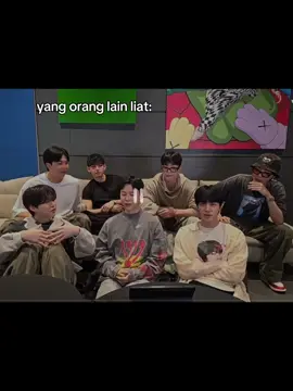 #EkspresikanDenganCapCut #CapCut #sugabtsarmy #yoongibts #fypシ゚ #2025 @BTS mana manis bnget lagii 🐱🌻💜