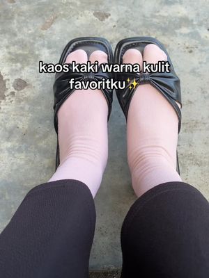 maaf ya kaos kakinya udah ga mulus lg soalnya udah lama dan dipake terus #kaoskakisoka #kaoskakijempol 