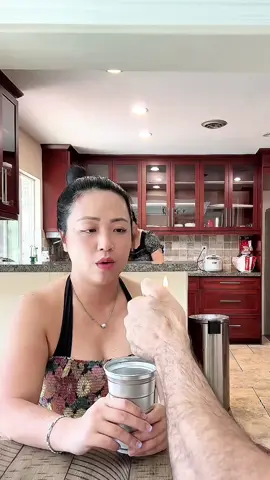 Family scared 🤣🤣#scare #scared #scarecam #scareprank #prank #viral #fun #funnyvideos #trending #fyp #foryoupage #jumpscare #couple #family #challenge 