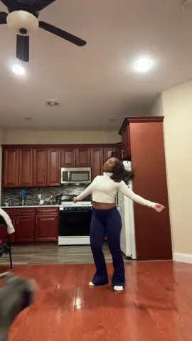 Wait Wait👻👾 #ghettogirls #shakeittothemax #tiktok #ghetto #trending #followme #fyp 