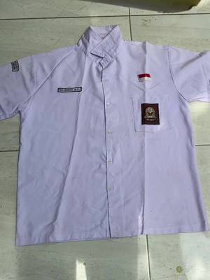 Noda getah pisang di seragam putih apakah bisa hilang #penghilangjamurpakaian #clothstainremover #pembersihjamurpakaian #pembersihnoda #pembersihnodamembandel 