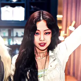 Barbie and Raquelle in real life #lisa #jennie #jenlisa #blackpink #viral 