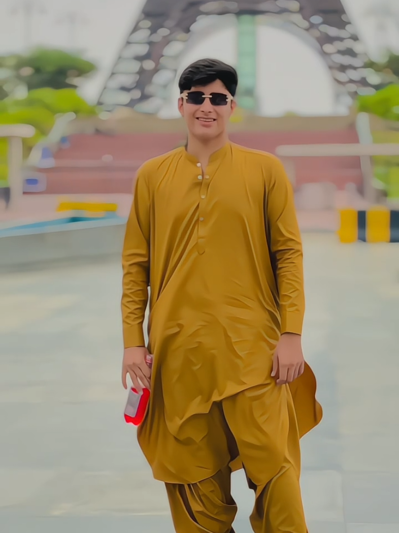 Raqeeba khudaye de khovar zar ka 😜🙃🌹 #fypシ゚ #foryou #trick @H K M ❓❔ 