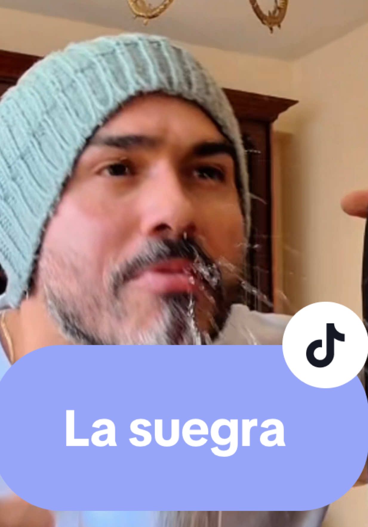 Cuando compro CD en el mercado #karolg #caras #susto #suegra #humordvida 