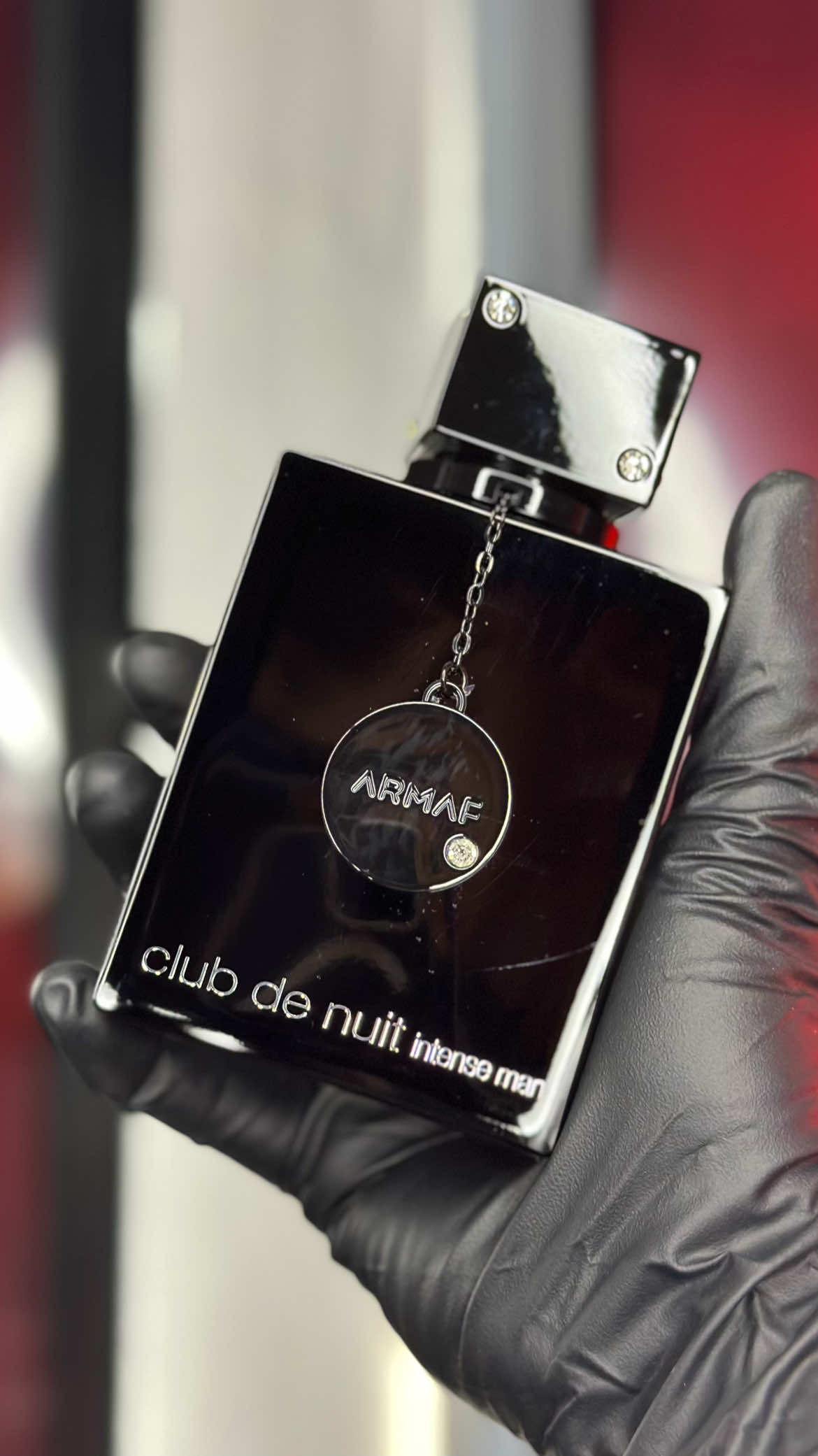 Club de Nuit Intense Man | Fragancia que impone presencia desde el primer instante, con una estela intensa que evoca poder, misterio y distinción🍷. VODEGGA PARFUM🖤 #perfumeria #fypp 
