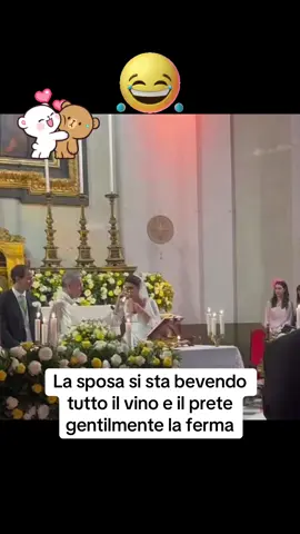 ####sposa ubriacona #prete che la ferma #sposo beve gli avanzi 