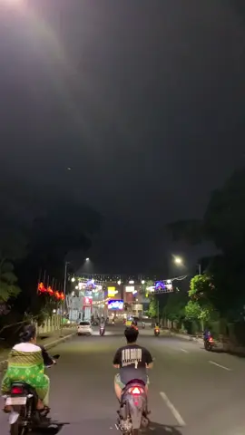 Ketika jalan jalan malam di kota SIANTAR #citightsiantar #citylight #jalanmalam #epyepe #pematangsiantar #simalungun #lampukotaa #siantar #fyppppppppppppppppppppppp 