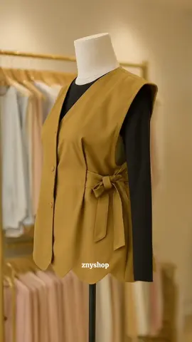 Tampil manis dan anggun cuma modal vest scallop ini! Wajib punya buat kamu yang suka layering 🧕✨  #CherishVest #OOTDHijab #FYP