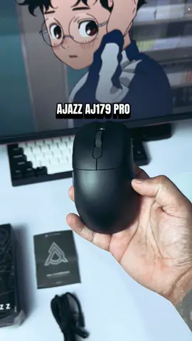 Esse é AJAZZ AJ179 PRO Comprei esse mouse no AliExpress e olha o que vem na caixa: - sensor PAW3395, só 58g Base magnética com RGB e recarga por indução Cabo USB-C trançado Receptor USB 2.4GHz Manualzinho explicando tudo E com esses cupons sai ainda mais barato: @aliexpress - US$2 off em $15+: [|FP7NPF] - US$3 off em $29+: [IFPIOJV] - US$5 off em $49+: [|FP2KBB] - US$8 off em $69+: [IFP3AEL] - US$20 off em $159+:m [IFPHQEO] - US$30 off em $239+: [|FPIRZL] - US$50 off em $399+: [IFPCJHO] - US$60 off em $499+: [IFPSLT1] - US$70 off em $599+: [IFPODFD]